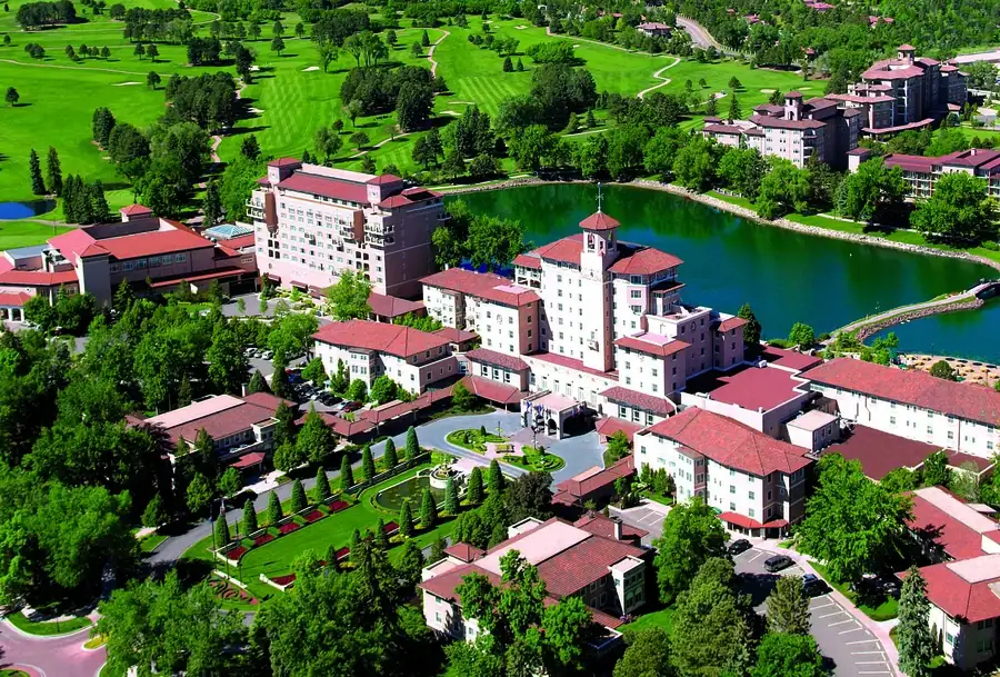 Large property in Colorado, for which Skyco provided custom shading.